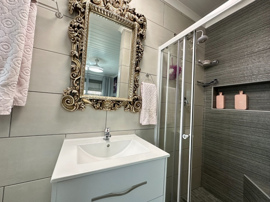 2 Bedroom Property for Sale in Island View Western Cape